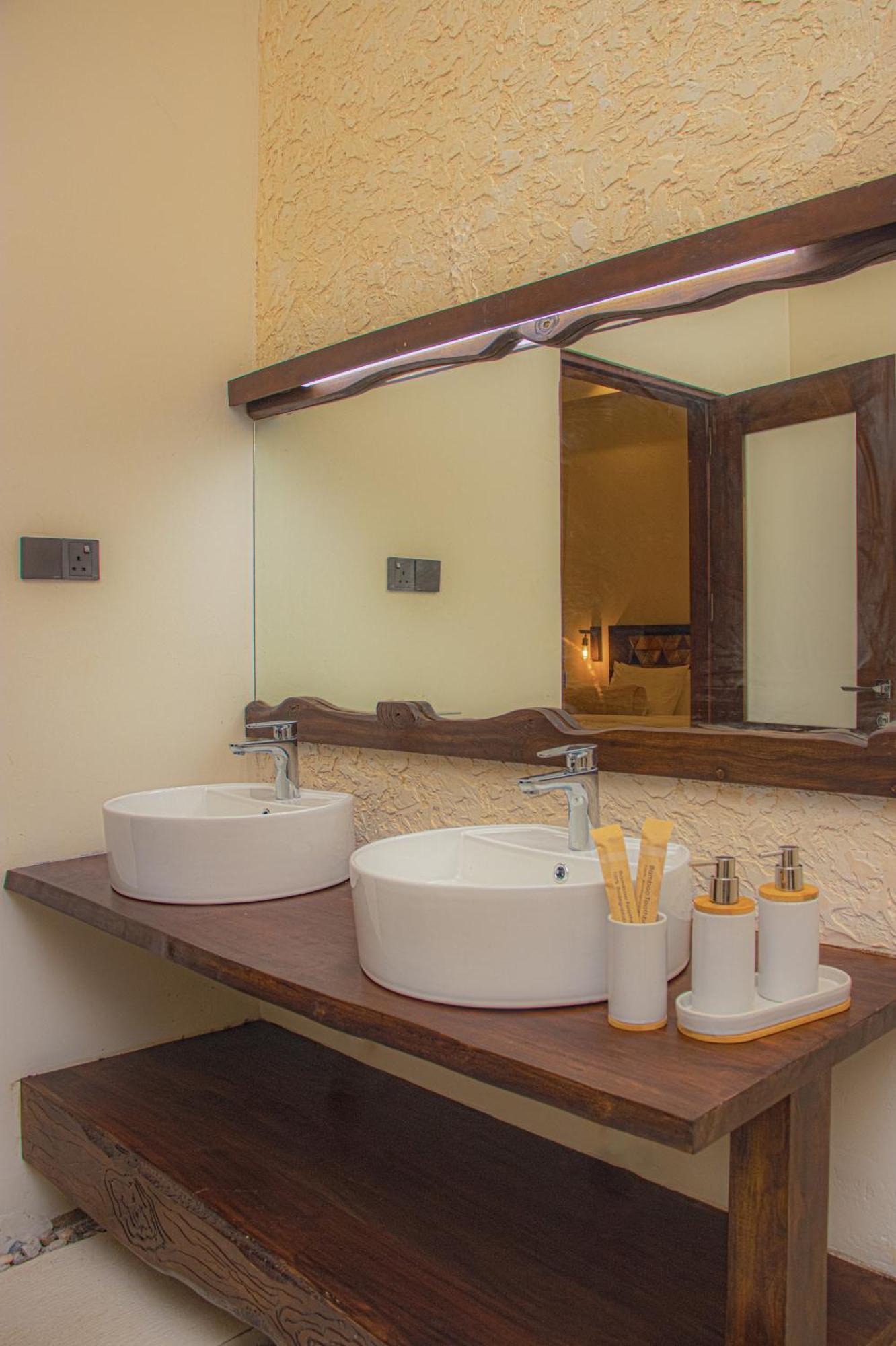 Spicepeek Boutique Hotel Cmb Airport คาตุนายากา ภายนอก รูปภาพ
